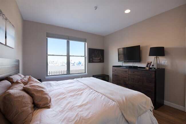 Building Photo - 26 Ave at Port Imperial