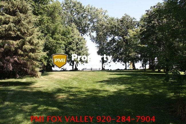 Building Photo - Furnished Cottage - short term through May...