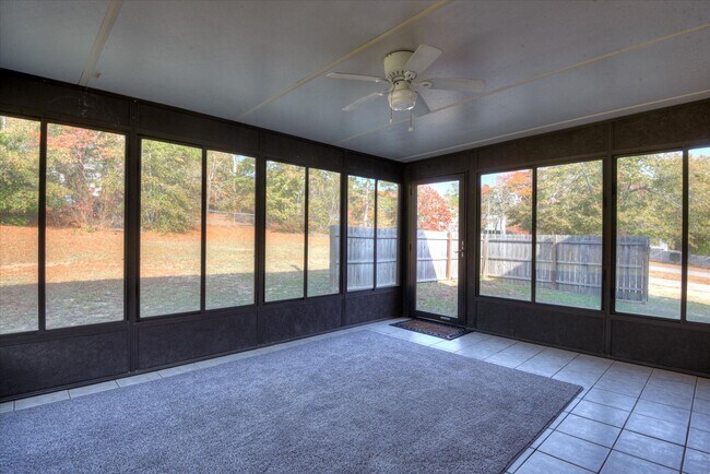 Building Photo - 2102 Howard Mill Rd