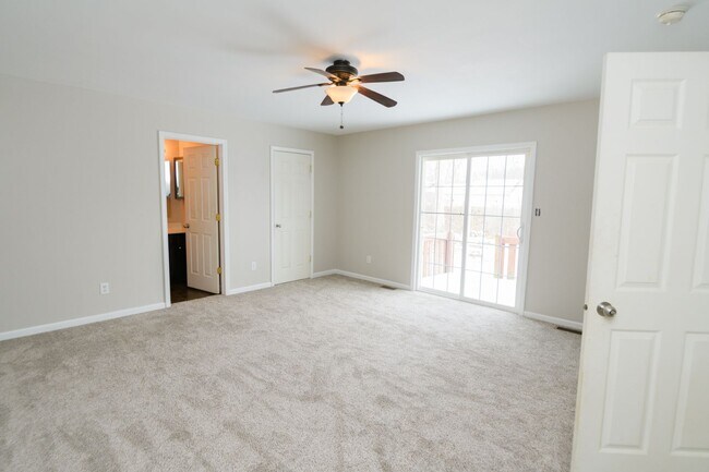 Building Photo - 693 Dearborn Rd