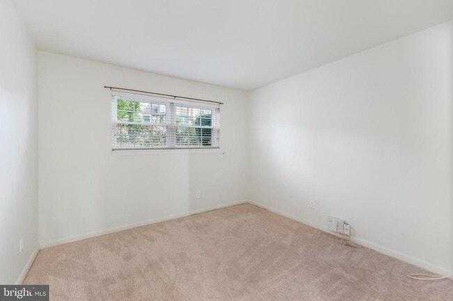 Building Photo - 428 Montemar Ave