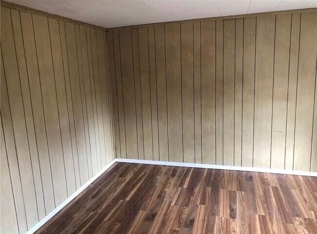 Building Photo - 64 Ontario St