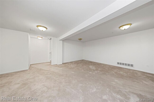 Building Photo - 23102 Alexa Dr