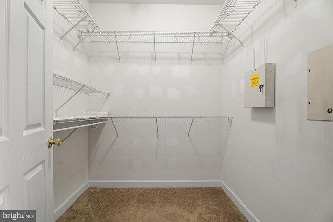 Building Photo - 35 E All Saints St