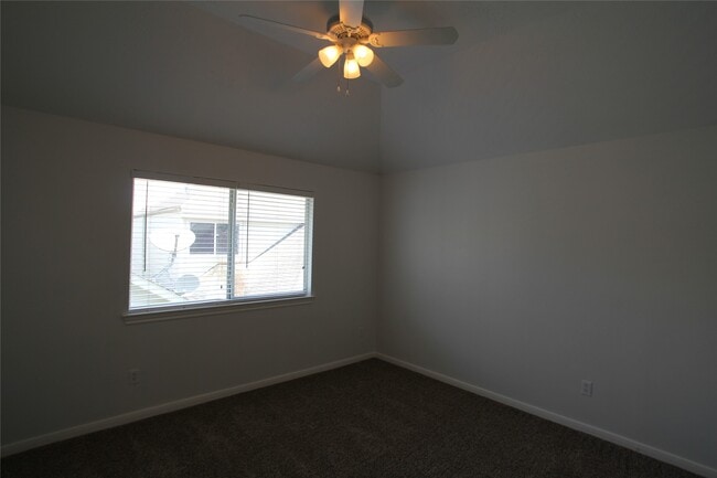 Building Photo - 814 Forest Thicket Ln