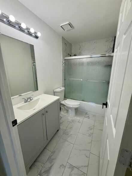 Building Photo - 34 Paxford Ln