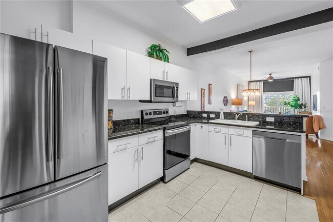 Building Photo - 316 8th St S