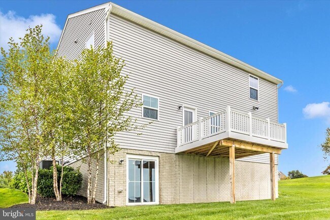 Building Photo - 38 Diopside Dr