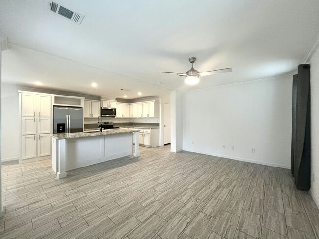 Building Photo - 402 Morristown Cay
