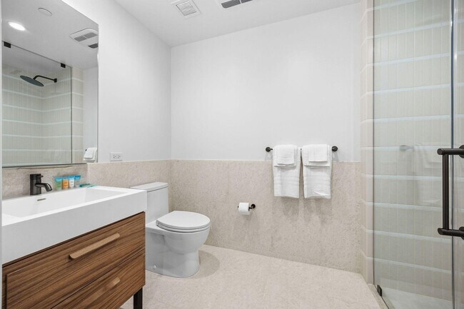 Building Photo - 16 Dupont St