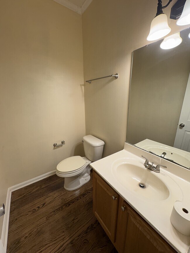 Building Photo - 7 Angel Wing Ct