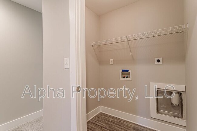 Building Photo - 112 Vly Crk Dr