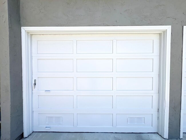 Building Photo - Stylishly Updated 2-Bed, 2-Bath Home - Private Garage