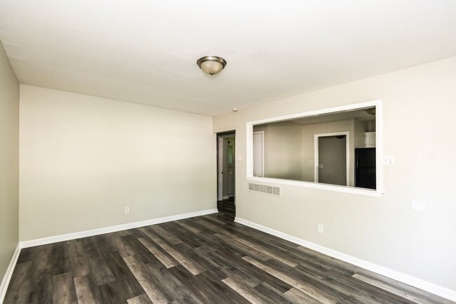 Building Photo - Charming & Affordable 3-Bedroom Home for L...