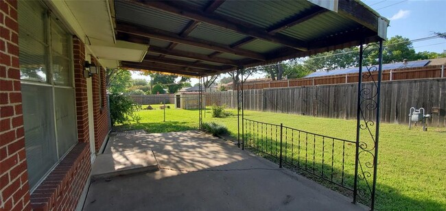 Building Photo - 616 Cambridge Dr