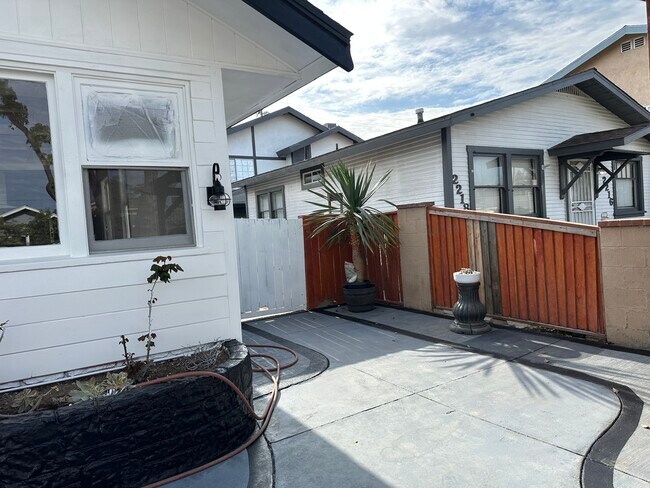 Building Photo - 2212 Gramercy Ave