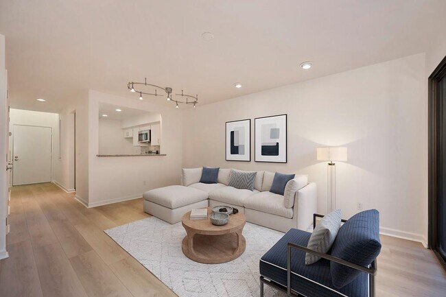 Building Photo - 13051 Lincoln Way