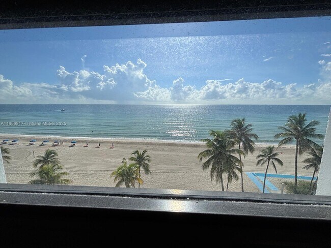 Building Photo - 2301 S Ocean Dr