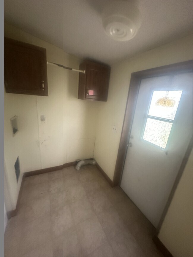 Building Photo - 862 OH-93