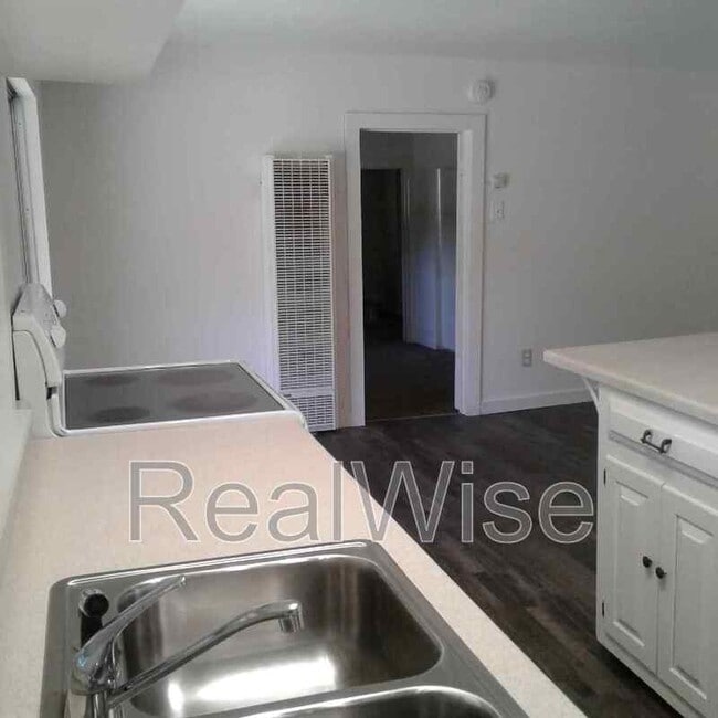 Building Photo - 1483 Fruitdale Dr