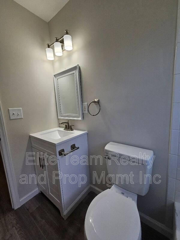 Building Photo - 2507 Moreland St