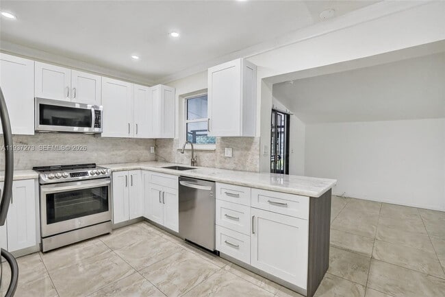 Building Photo - 2500 NE 209th Terrace