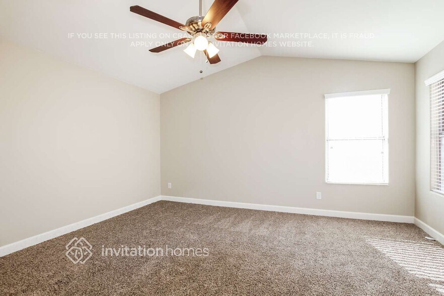 Building Photo - 4067 E Meadow Dr