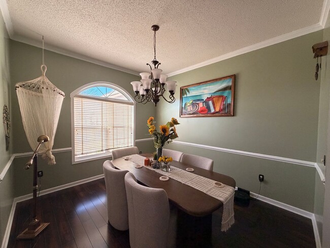 Building Photo - COMING SOON: Well Maintained 3BR 2BA Home w/ Pool Access + Dog Park in GREAT Location!