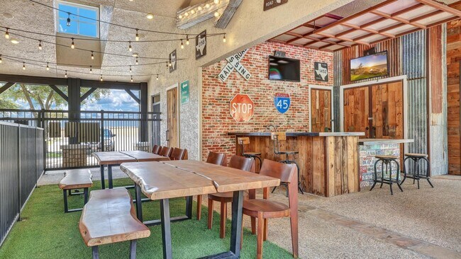 Building Photo - 533 Fossil Creek Blvd