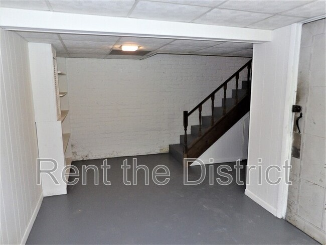 Building Photo - 4433 Fessenden St NW
