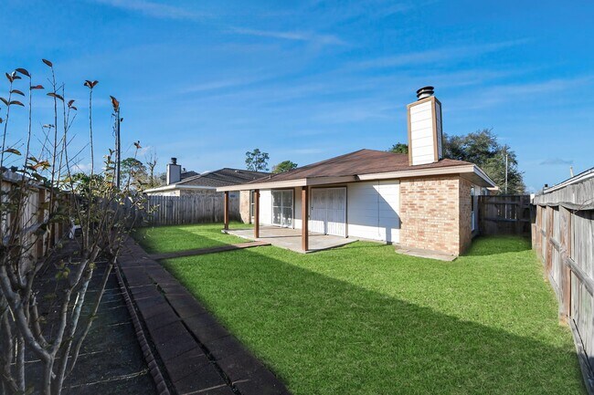 Building Photo - 10011 Berry Limb Dr