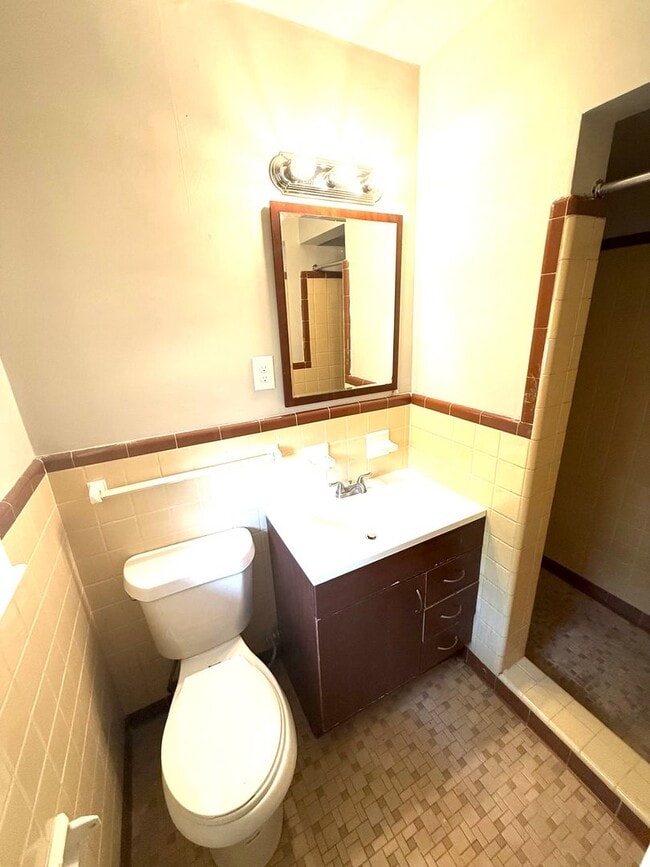 Building Photo - ** 3 bed 2 bath located in Morningview **Call (334-366-9198 for a  self viewing)