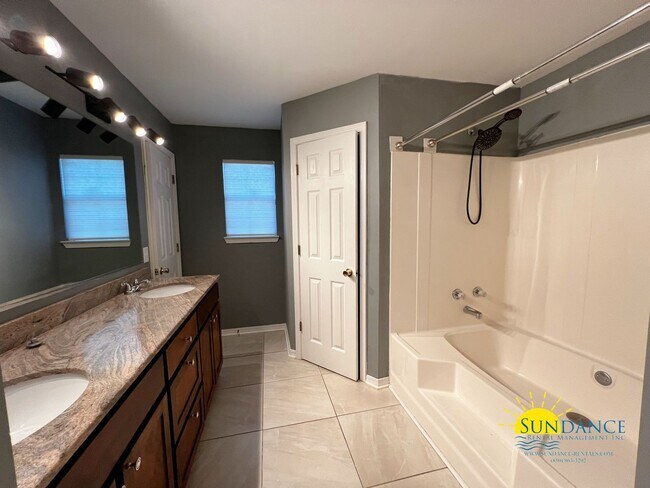 Building Photo - Elegant 3 Bedroom Home with Solar Panels!-...