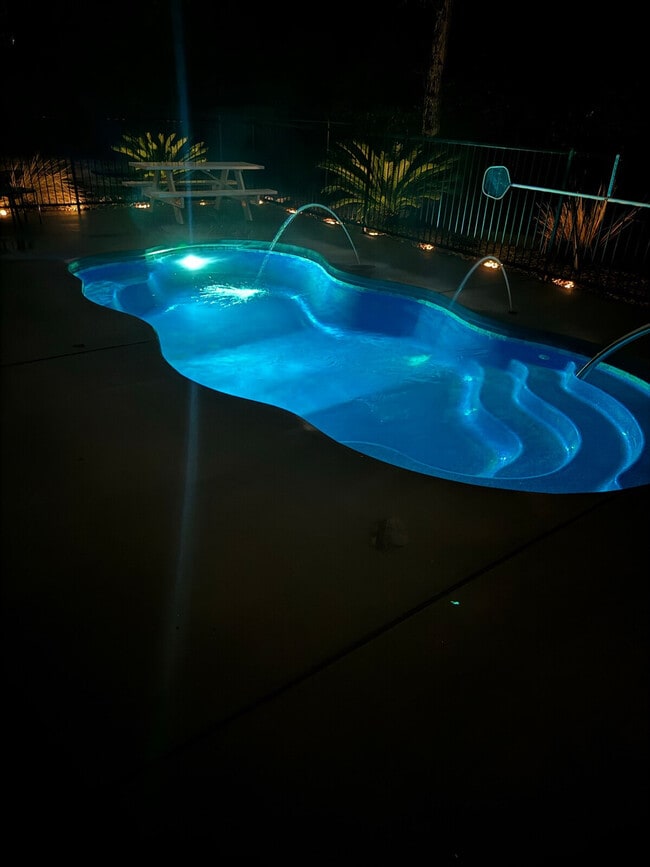 Building Photo - 135 Brady Dr