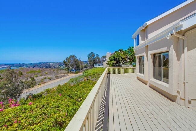 Building Photo - Fantastic ocean views in this spectacular ...