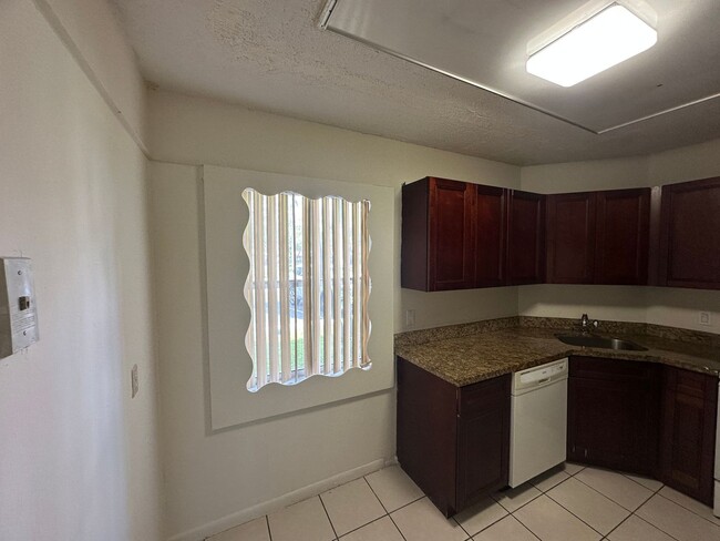 Building Photo - 1 Bedroom Condominium - Spring Creek - Sun...