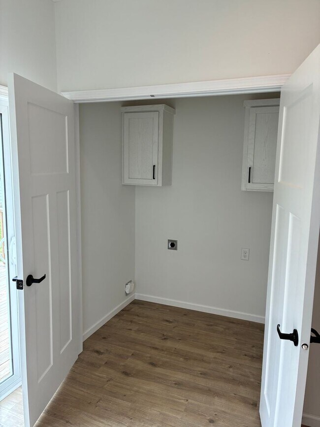 Building Photo - Modern 3 Bedroom 2 Bath House - New Build! Available NOW!