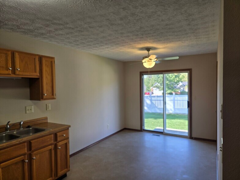 Building Photo - 1207 Woodbridge St