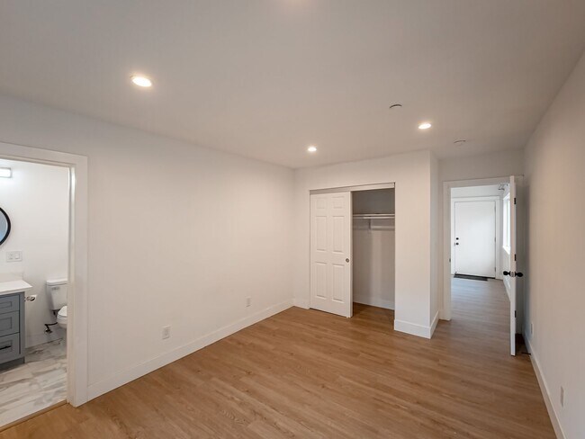 Building Photo - Newly Renovated 4BR Lamanda Park Units!