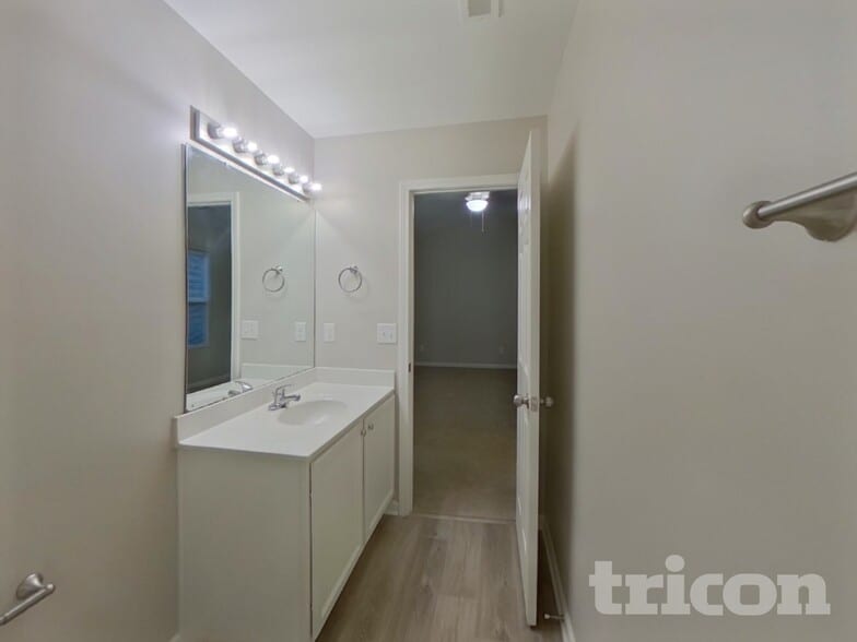 Building Photo - 513 Gentle Breeze Ln