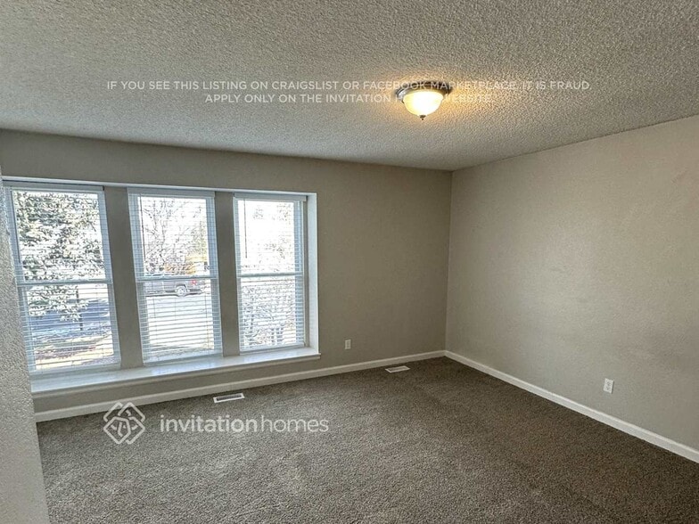 Building Photo - 21320 E Aberdeen Pl