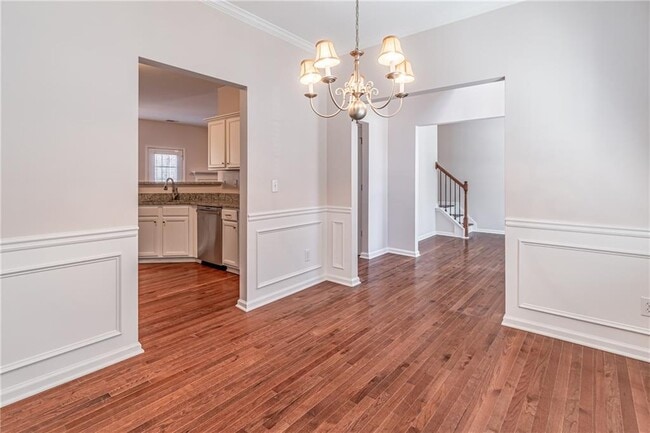 Building Photo - 2849 Suttonwood Way NE