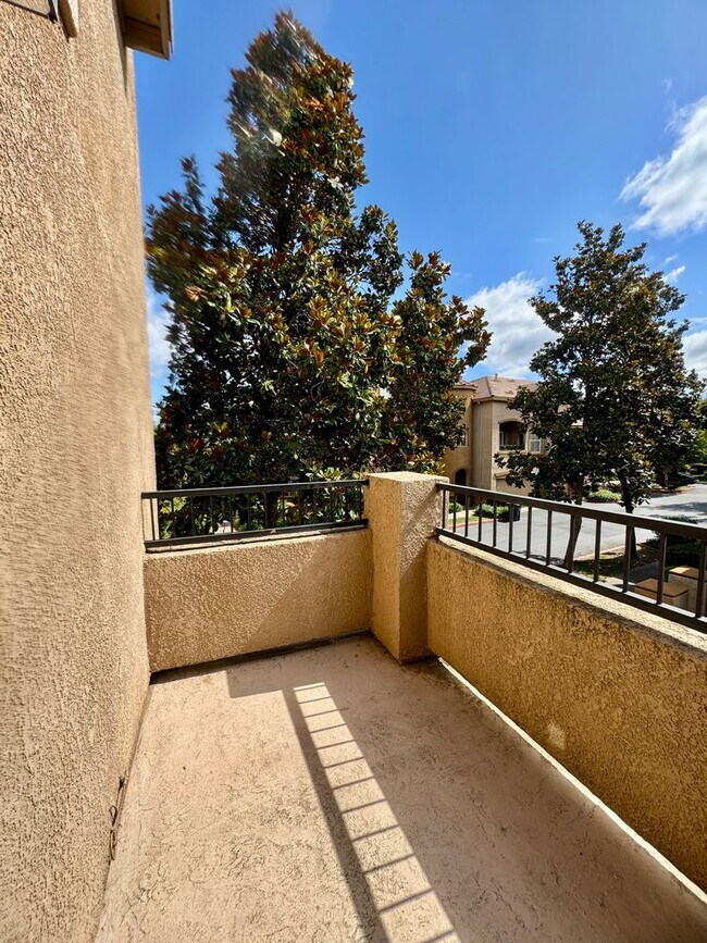 Building Photo - Welcome Home To This Adorable North Natomas Condo!