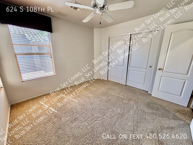 Building Photo - 624 S 108th Pl