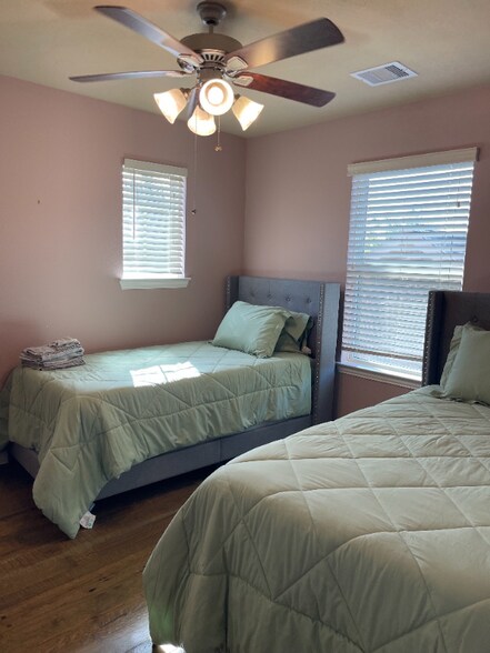 Building Photo - 4502 Mallory Creek Dr