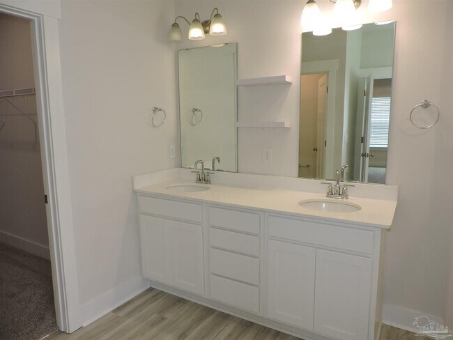 Building Photo - 5851 Sargassum Ln
