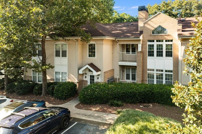 Building Photo - 240 Renaissance Pkwy NE