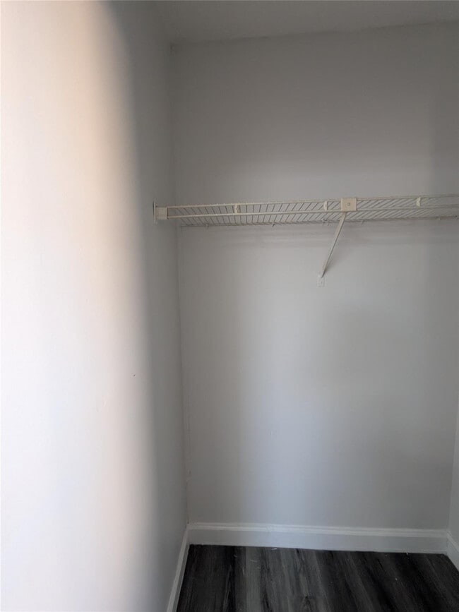 Building Photo - 2456 NW 52nd Ave