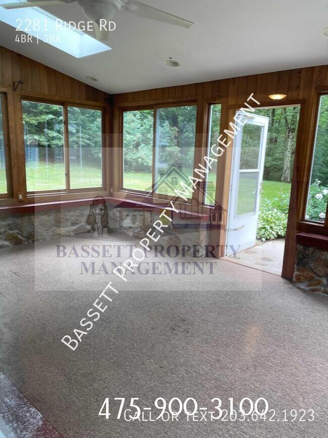 Building Photo - 2281 Ridge Rd