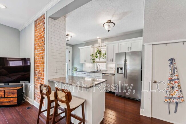 Building Photo - 693 Wilson Ave